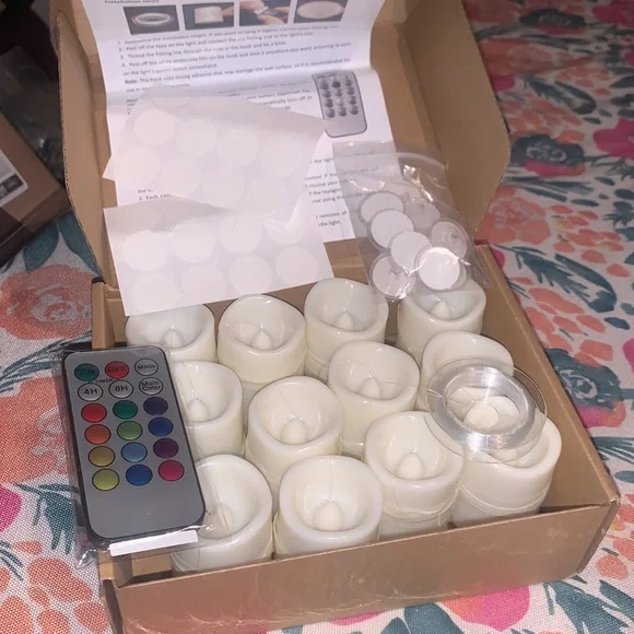 Flameless Floating Tea Lights - Picture 3 of 7